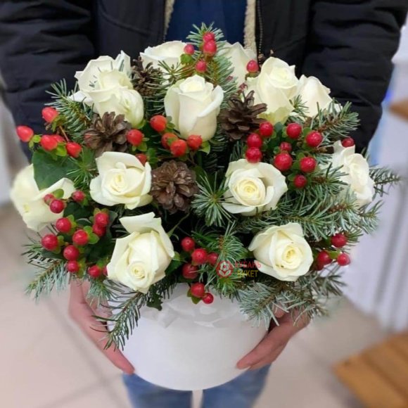 Композиция «Цветы под ёлочку» заказать за 6 854 руб. с доставкой Композиция «Цветы под ёлочку» заказать за 6 854 руб. с доставкой